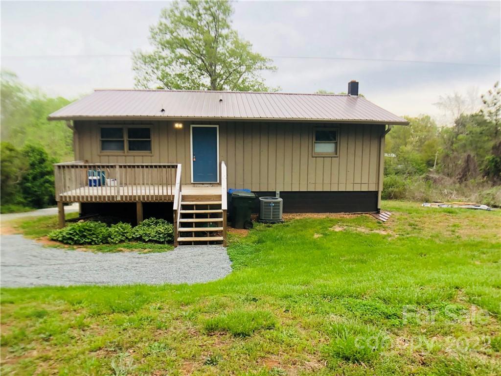 790 South Main Street Rutherfordton, NC 28139 - Photo 18 of 21 a front view of a house with a garden