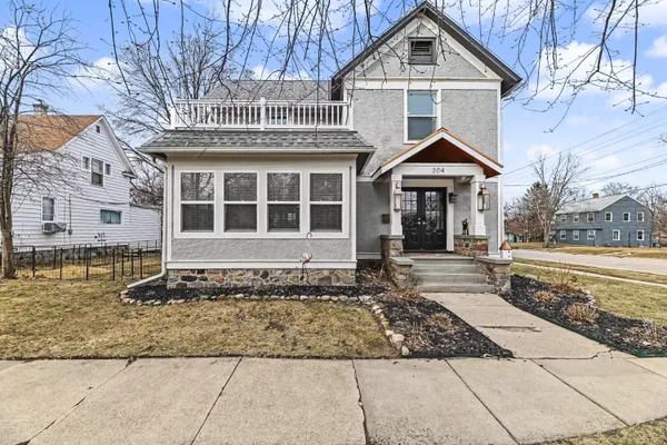 $362,500 | 304 South Main Street, Delavan, WI 53115