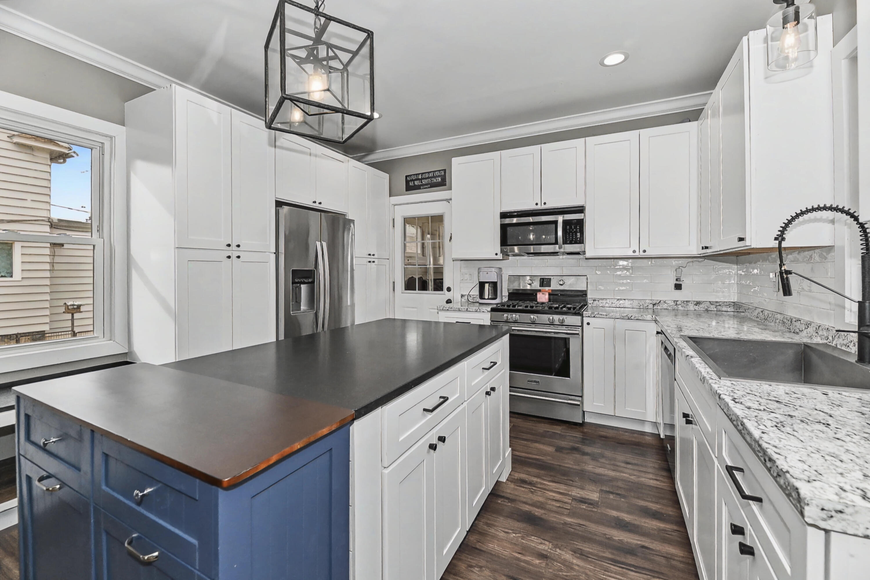 304 South Main Street Delavan, WI 53115 - Photo 11 of 27 Kitchen