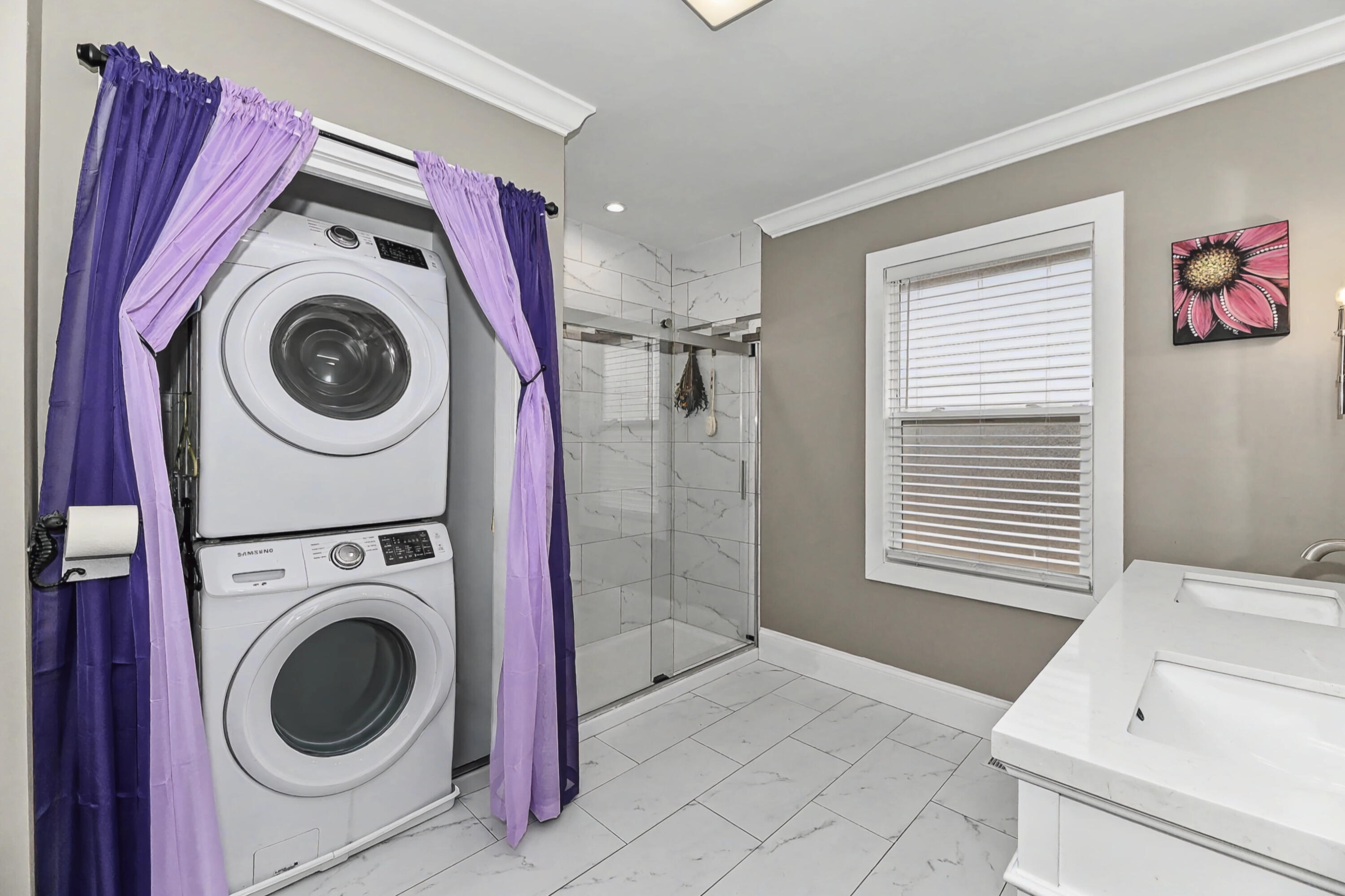 304 South Main Street Delavan, WI 53115 - Photo 20 of 27 Upper Full Bath/Laundry