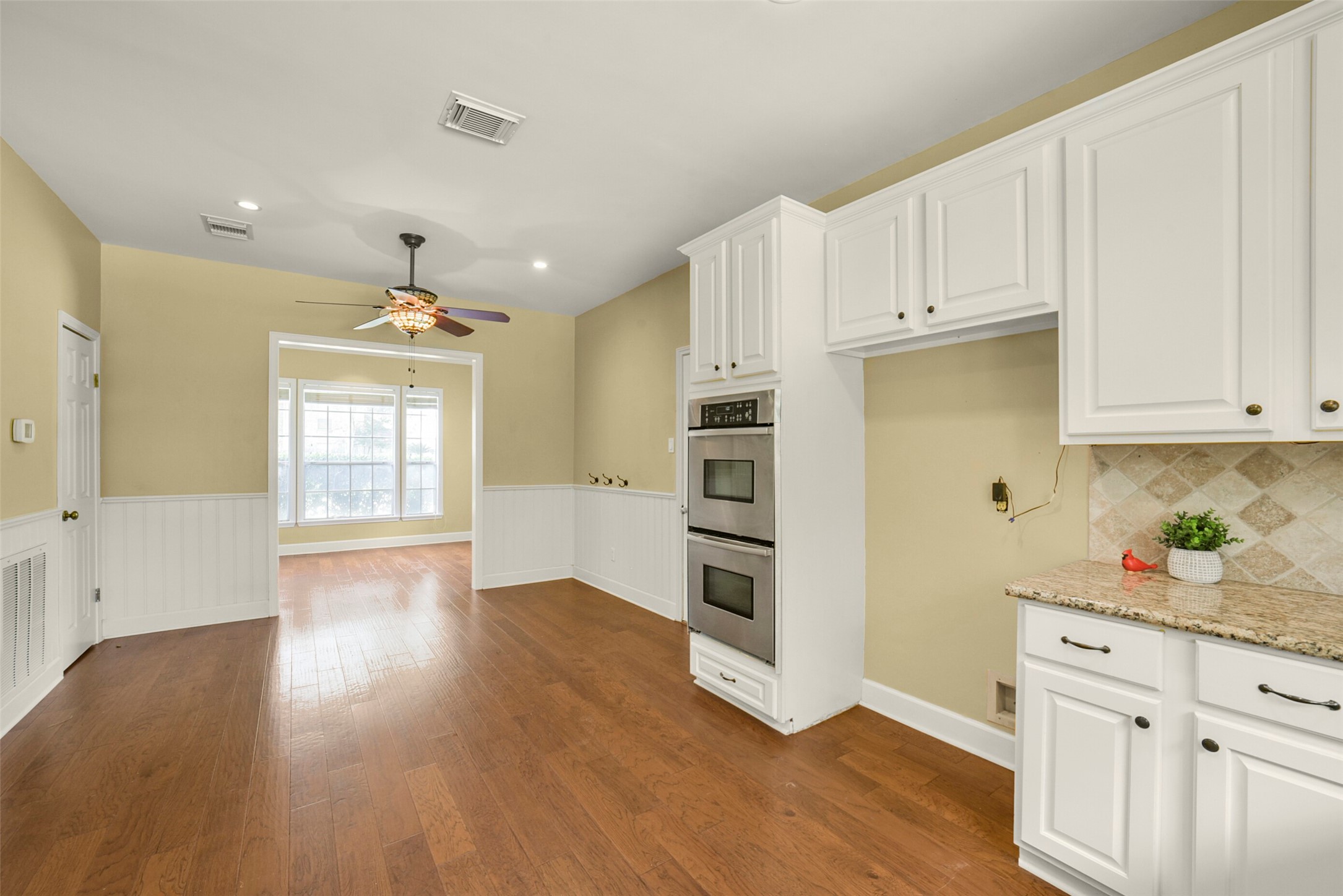 10402 Wagon Trail Road Houston, TX 77064 - Photo 12 of 47