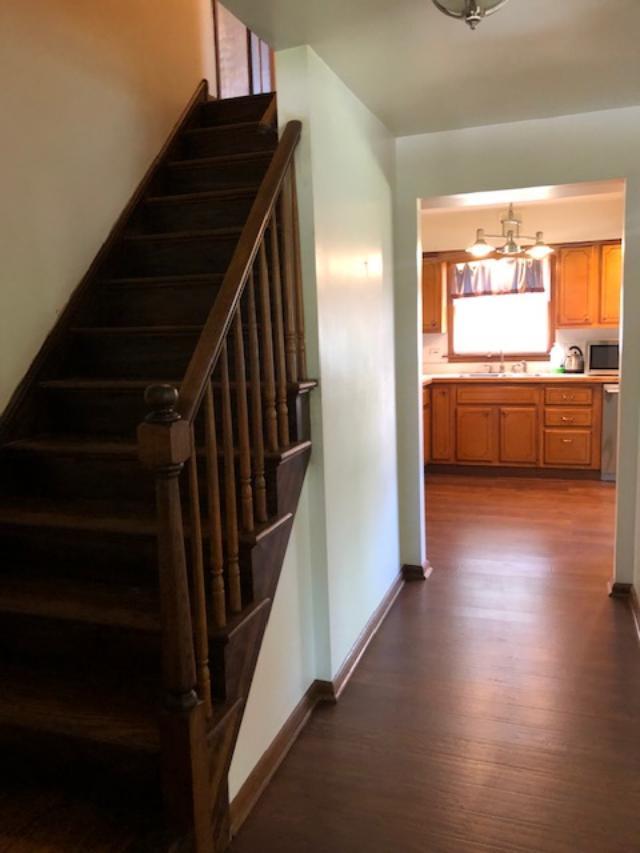 3707 Poplar Road Flossmoor, IL 60422 - Photo 6 of 10 a view of entryway with wooden floor and furniture