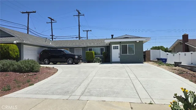 $2,050 | 1750 North Madera Avenue, Unit B, Ontario, CA 91764