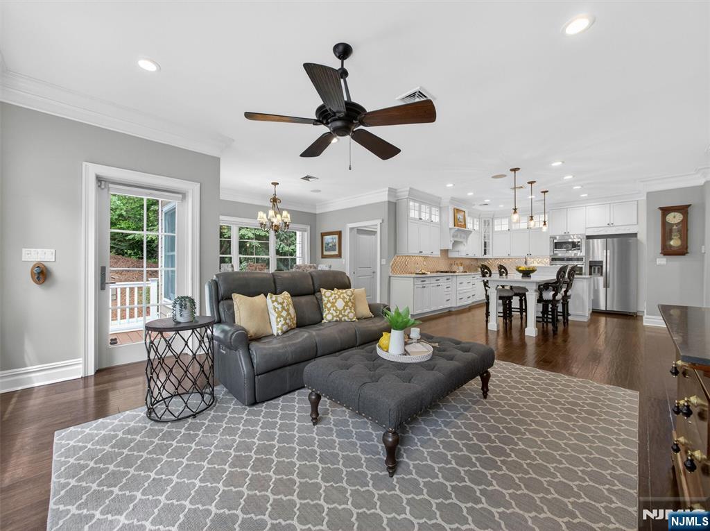 444 Lake Road Wyckoff, NJ 07481 - Photo 15 of 50