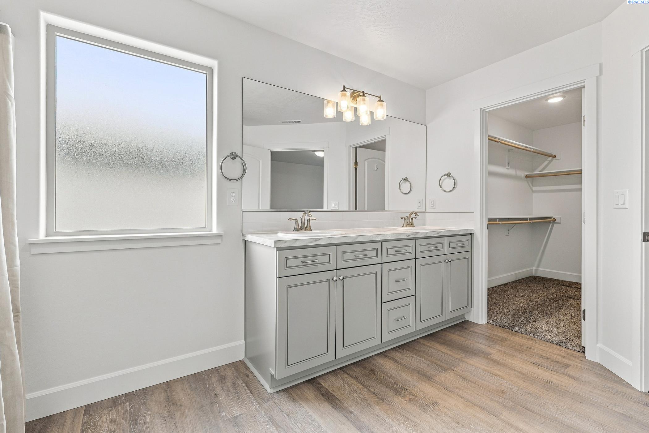 504 Lizzy Lane Grandview, WA 98930 - Photo 17 of 38 Gallery Image 17