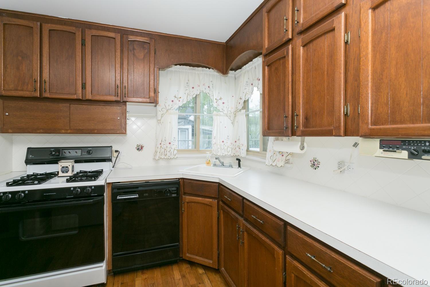 909 South Decatur Street Denver, CO 80219 - Photo 10 of 24 Gallery Image 10
