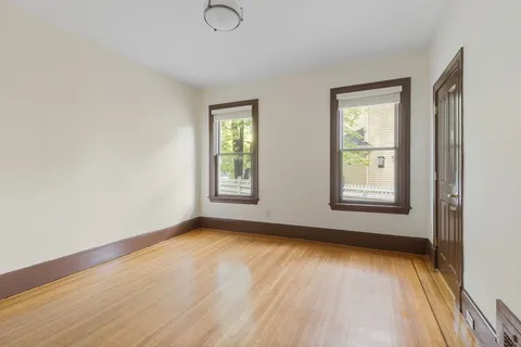 $4,200 | 88 Putnam Avenue, Unit 1, Cambridge, MA 02139