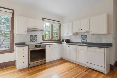 $4,200 | 88 Putnam Avenue, Unit 1, Cambridge, MA 02139