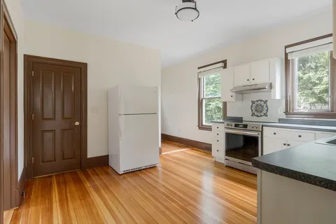 $4,200 | 88 Putnam Avenue, Unit 1, Cambridge, MA 02139