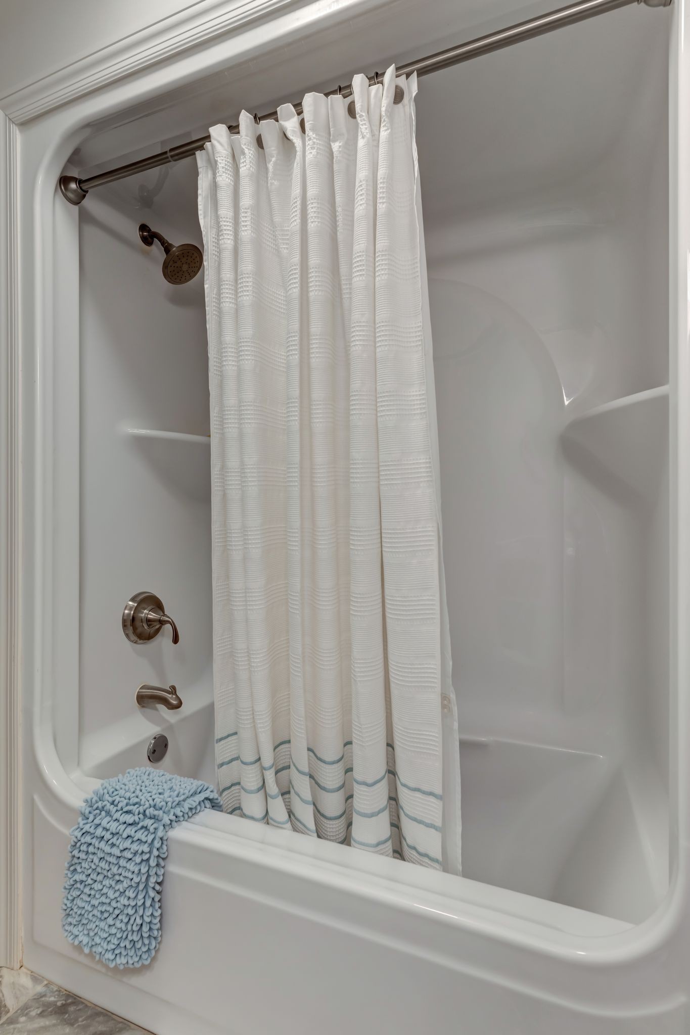 1605 Big Springs Road Lebanon, TN 37087 - Photo 34 of 65 a bathroom with a bathtub and a shower