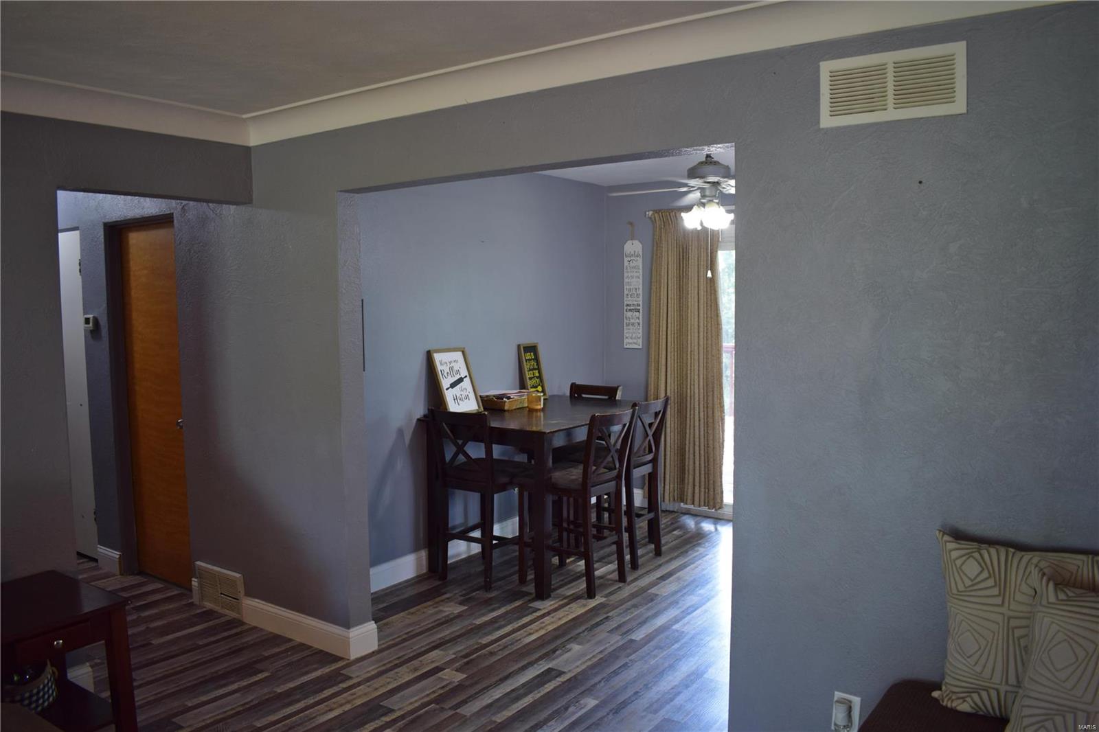 207 South Riebeling Street Columbia, IL 62236 - Photo 9 of 42 Gallery Image 9