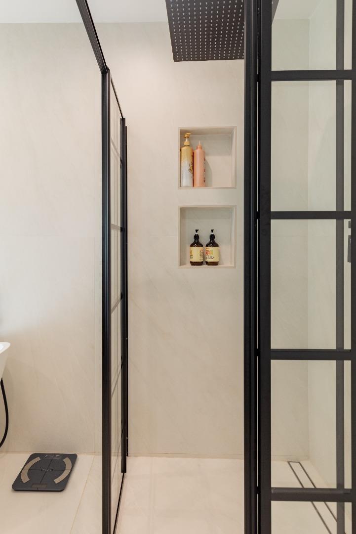 21446 Broadway Road Los Gatos, CA 95033 - Photo 21 of 32 a bathroom with a shower and a window