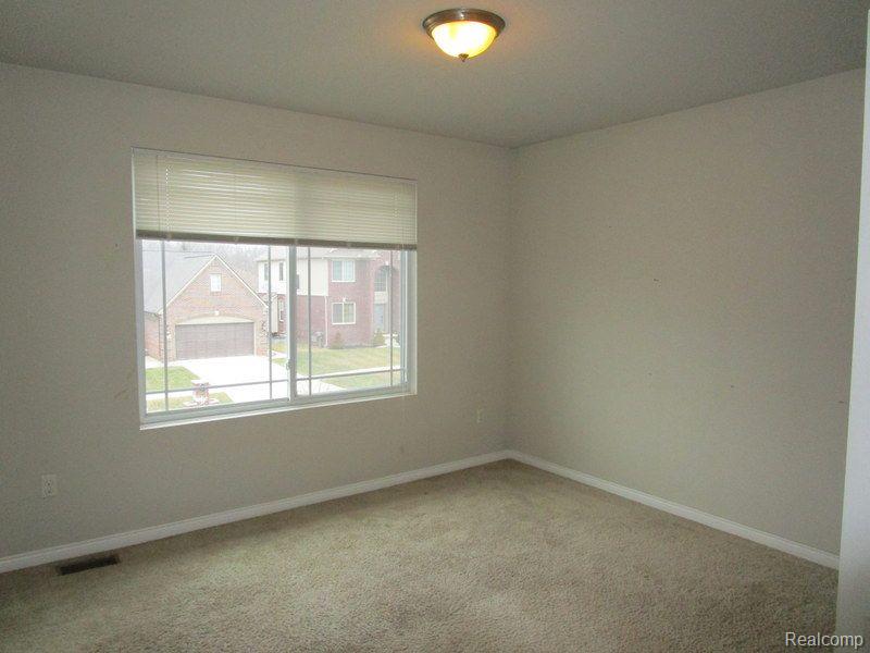 20902 Oak Ridge Drive Clinton Township, MI 48036 - Photo 11 of 21