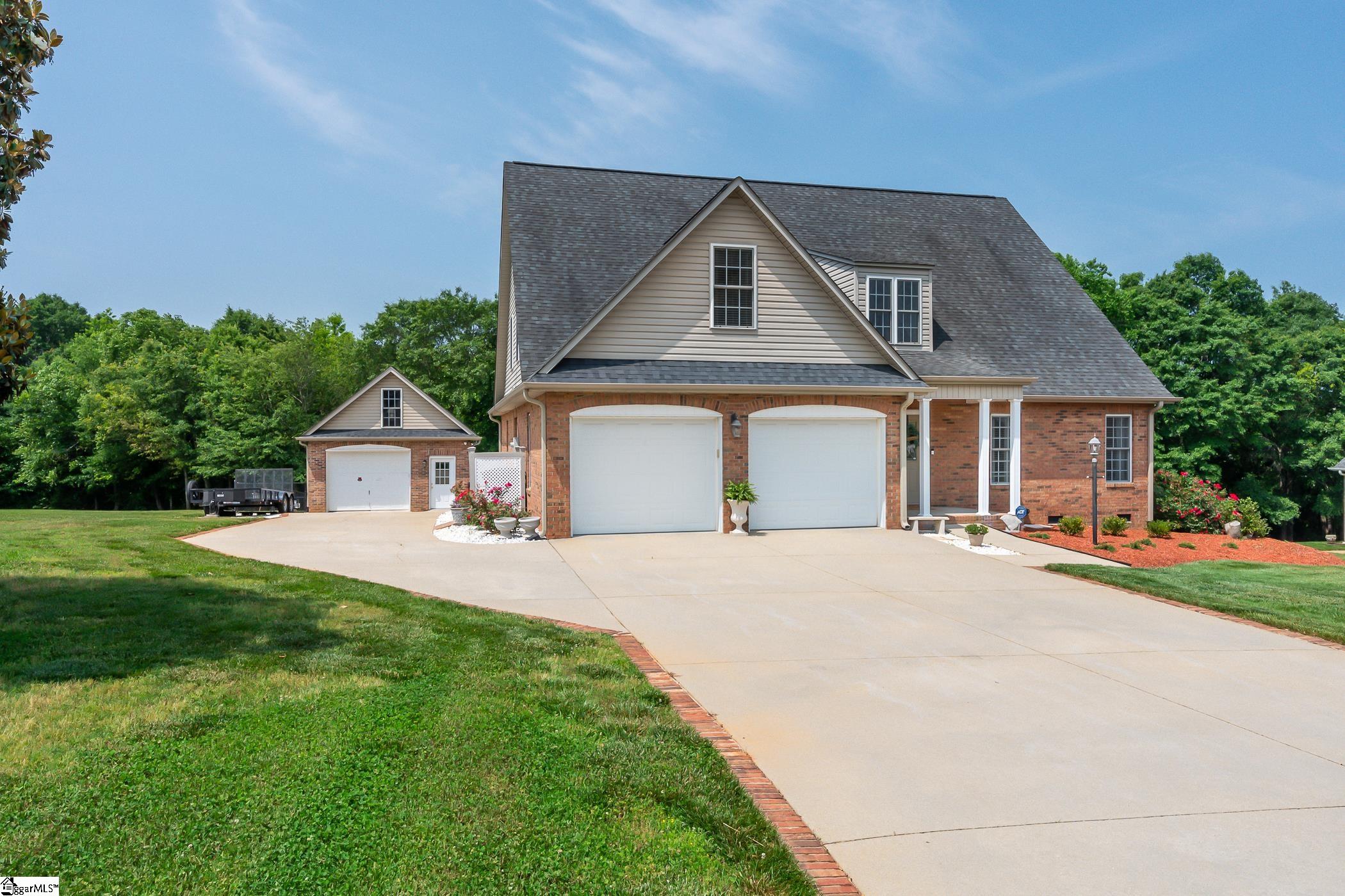 868 Shadow Creek Drive Inman, SC 29349 - Photo 1 of 36 Gallery Image 1