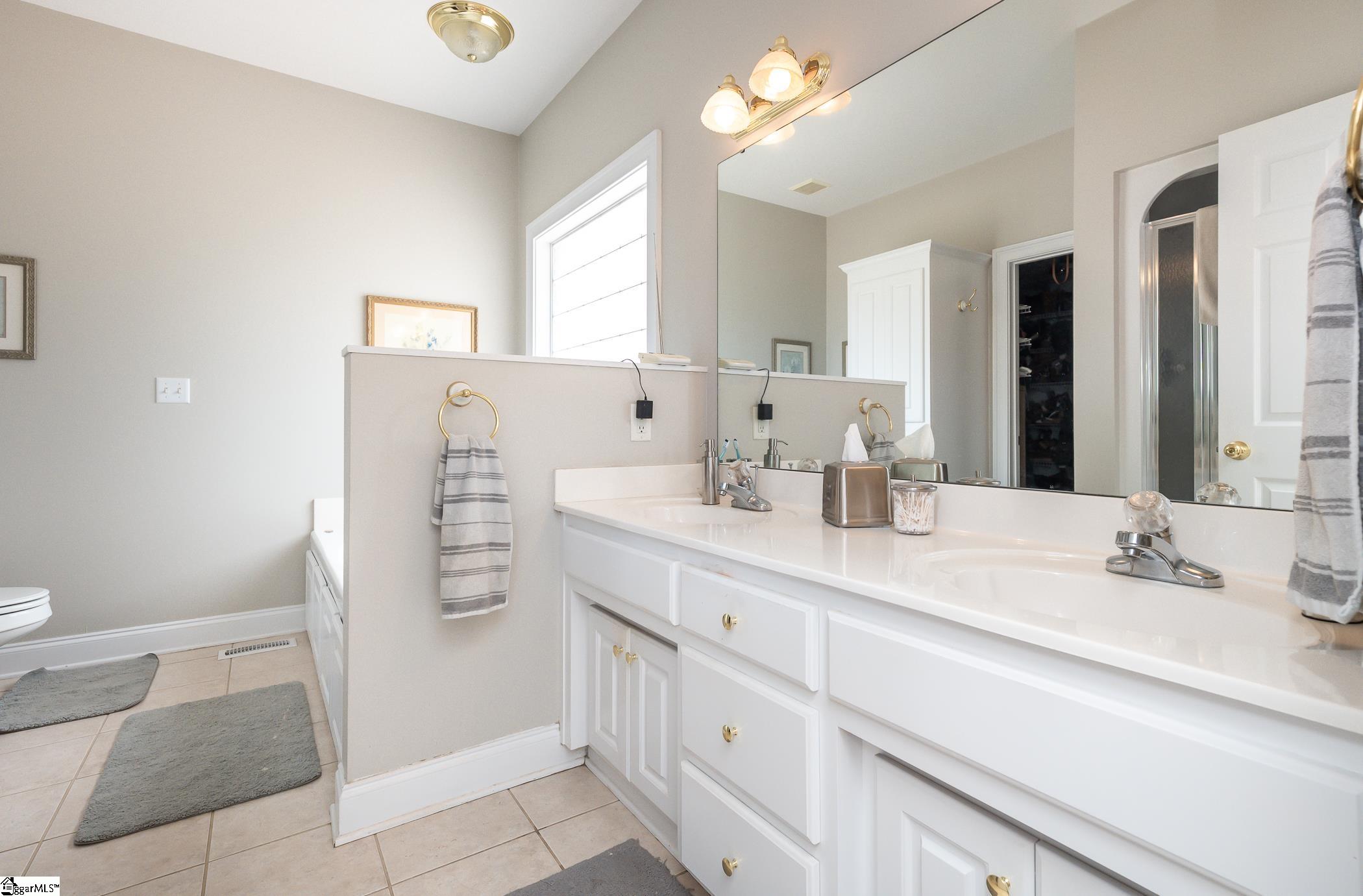 868 Shadow Creek Drive Inman, SC 29349 - Photo 18 of 36 Gallery Image 18