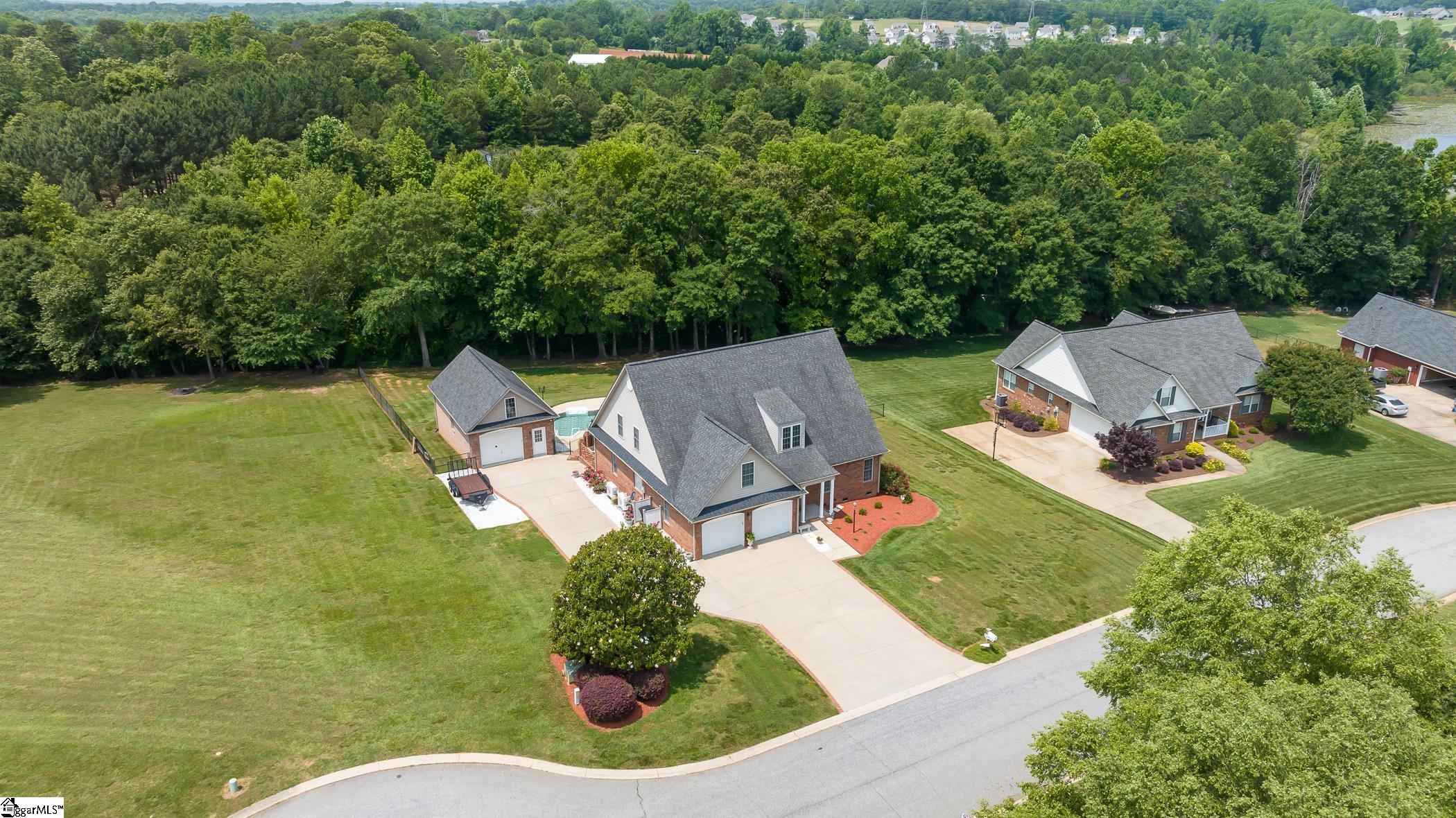 868 Shadow Creek Drive Inman, SC 29349 - Photo 4 of 36 Gallery Image 4