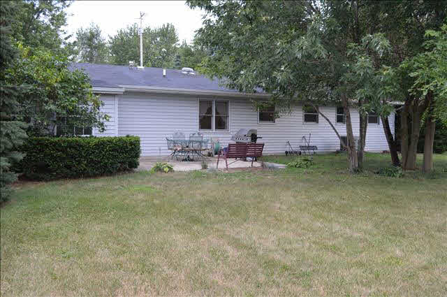 644 West Erie Road Temperance, MI 48182 - Photo 2 of 16 20416758-1.JPG
