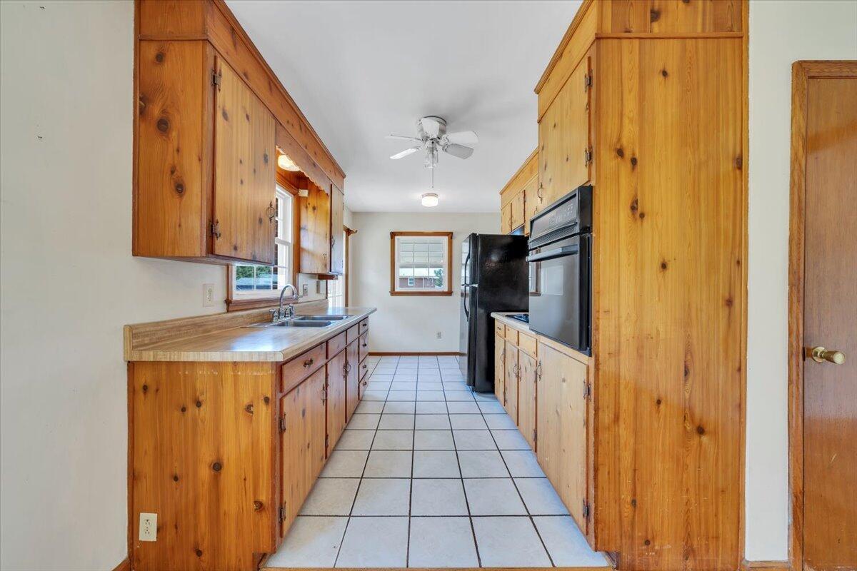 409 Decatur Circle Salem, VA 24153 - Photo 11 of 47 11-MIB06294