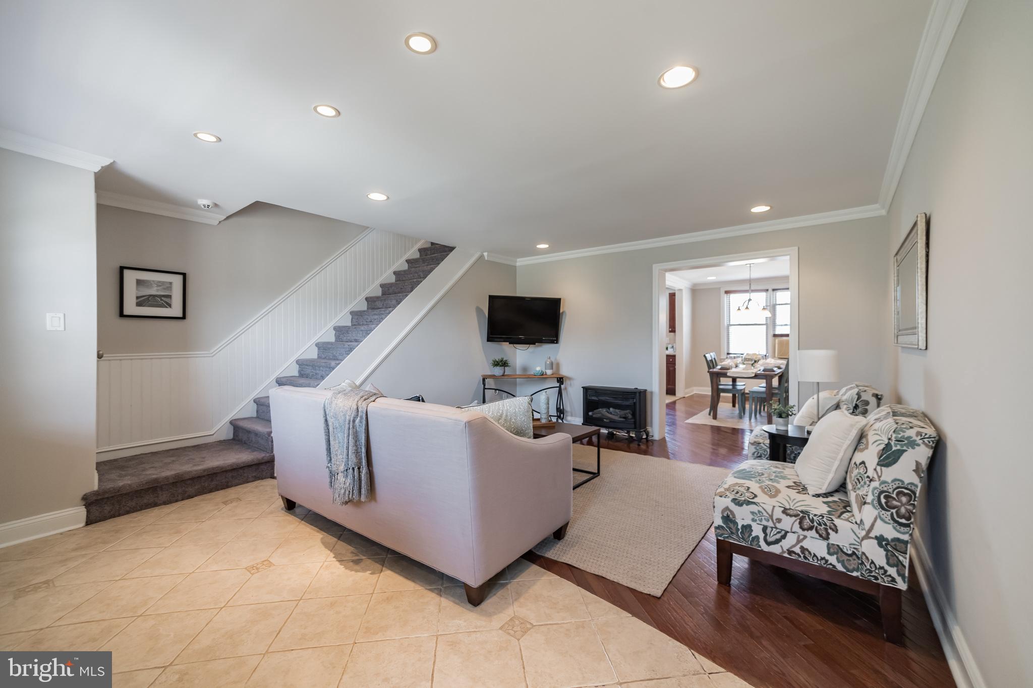 137 St Laurence Road Upper Darby, PA 19082 - Photo 3 of 30 Beautiful front entry/living area