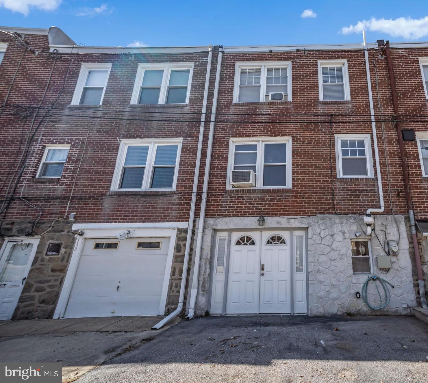 137 St Laurence Road Upper Darby, PA 19082 - Photo 29 of 30 Back exterior/parking