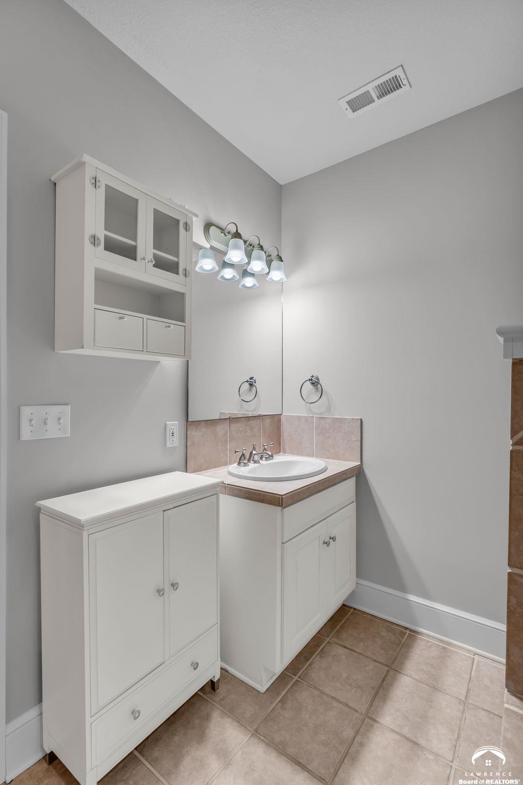 5918 Longleaf Drive Lawrence, KS 66049 - Photo 33 of 40