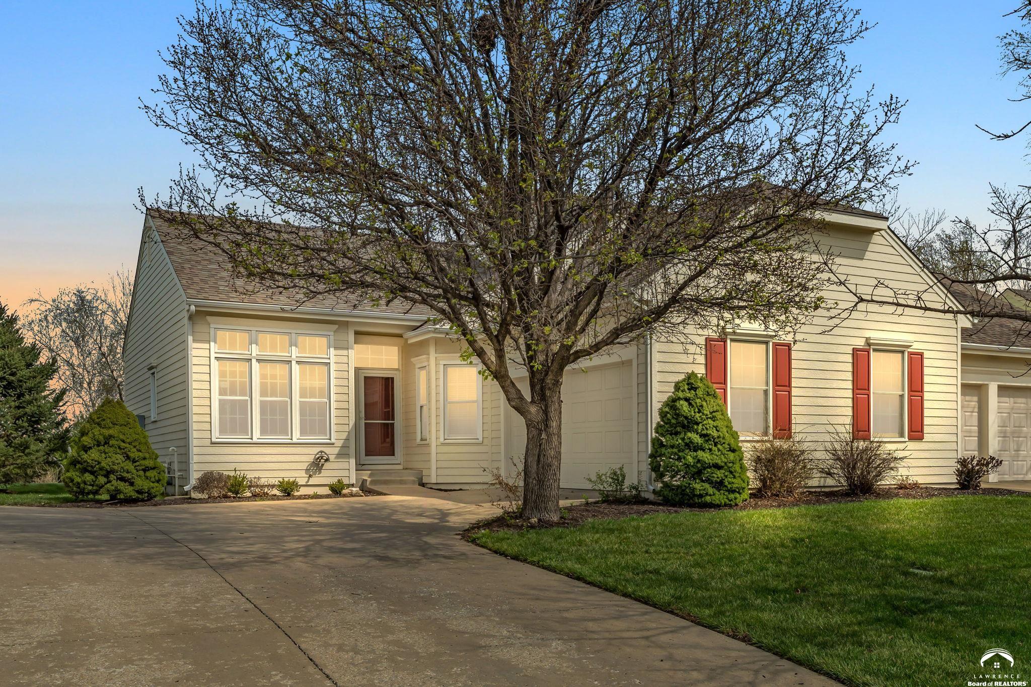 5918 Longleaf Drive Lawrence, KS 66049 - Photo 4 of 40