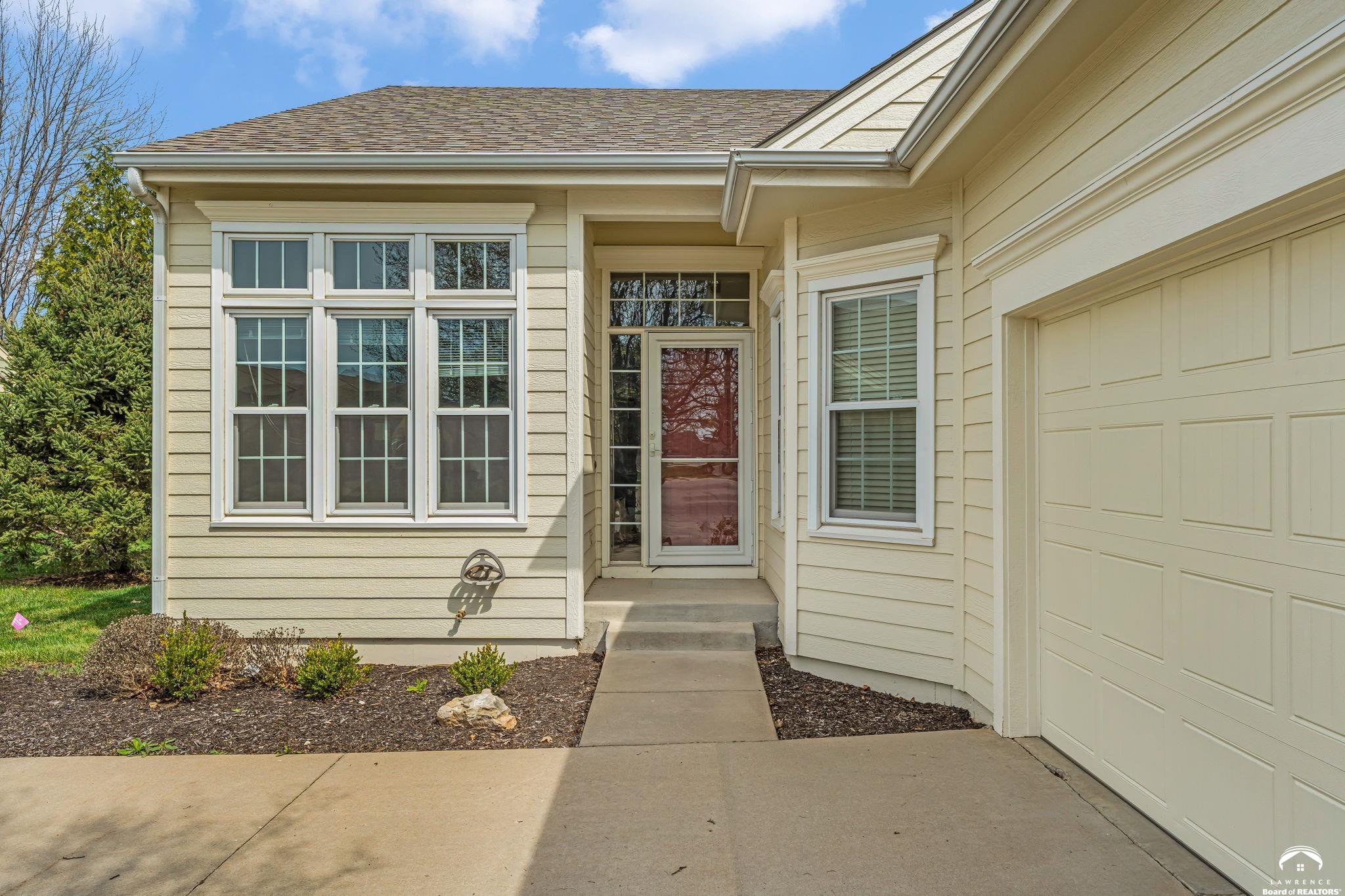 5918 Longleaf Drive Lawrence, KS 66049 - Photo 6 of 40