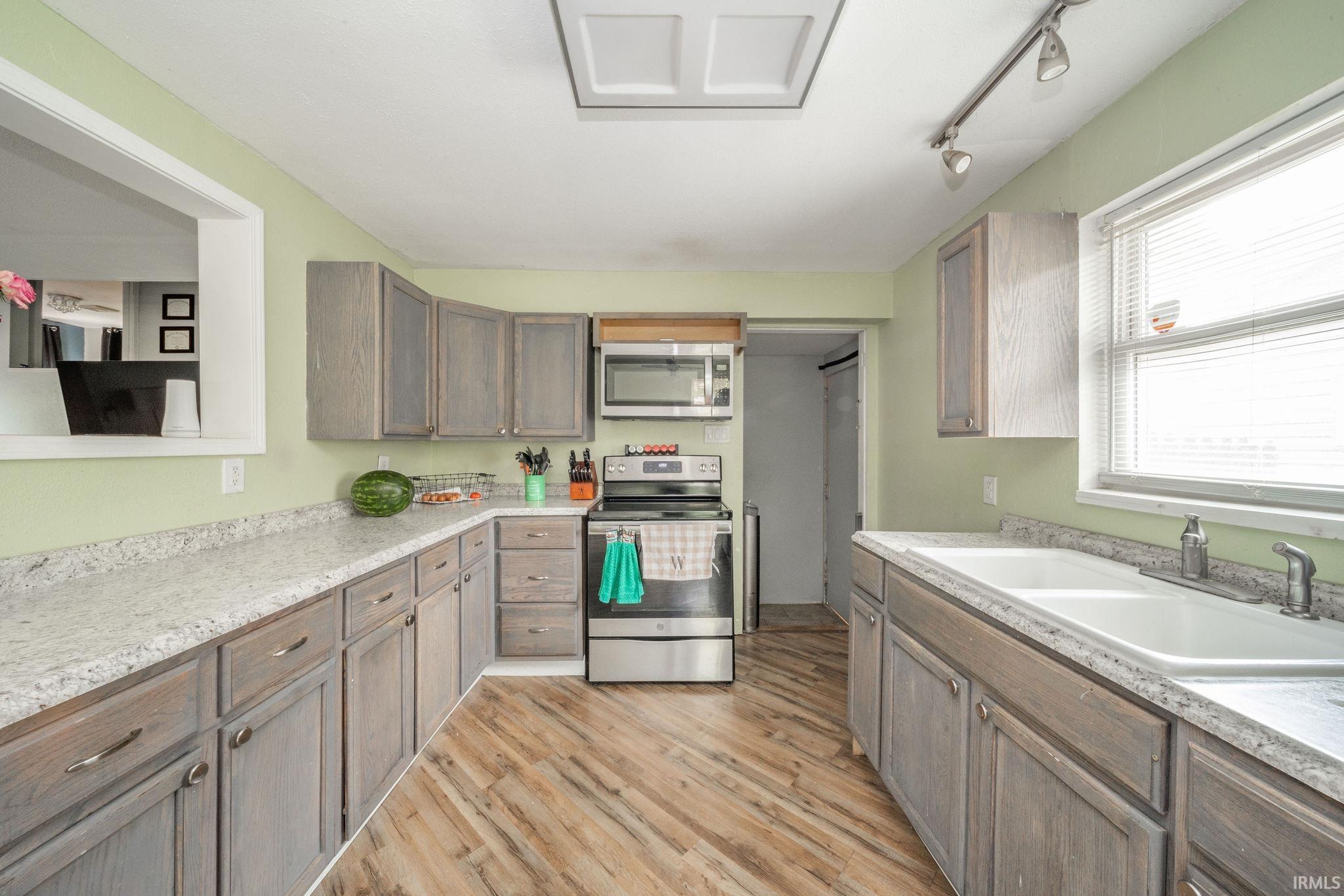 406 South Stradling Road Muncie, IN 47304 - Photo 7 of 32