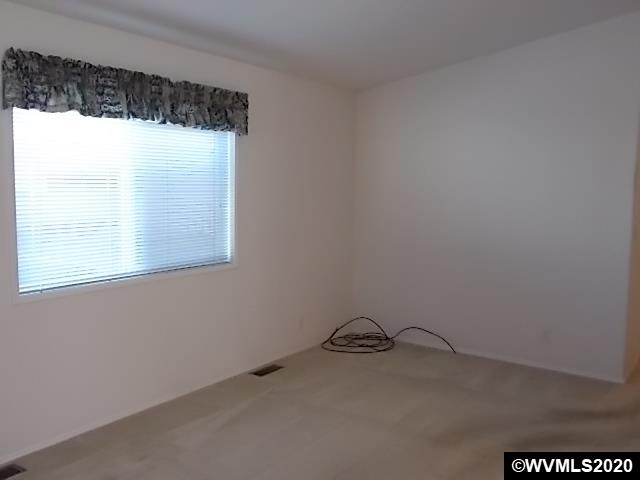5422 Portland Road Northeast, Unit 16 Salem, OR 97305 - Photo 6 of 11