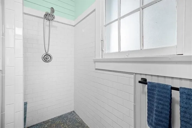 $3,800 | 2608 Magazine Street, New Orleans, LA 70130