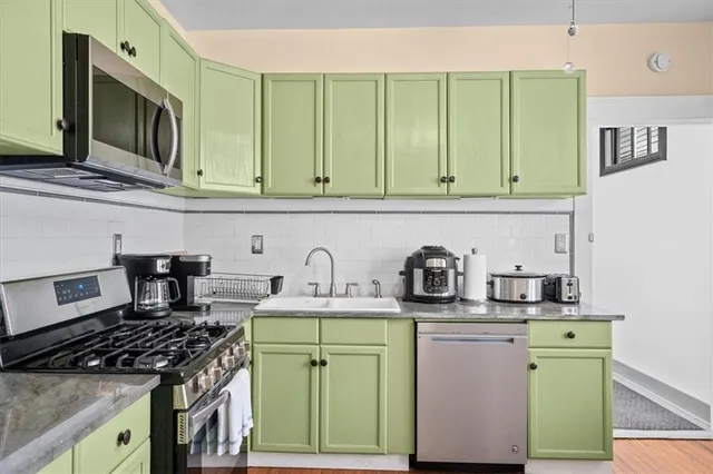 $3,800 | 2608 Magazine Street, New Orleans, LA 70130