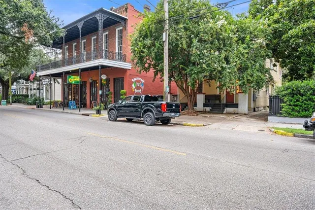 $3,800 | 2608 Magazine Street, New Orleans, LA 70130