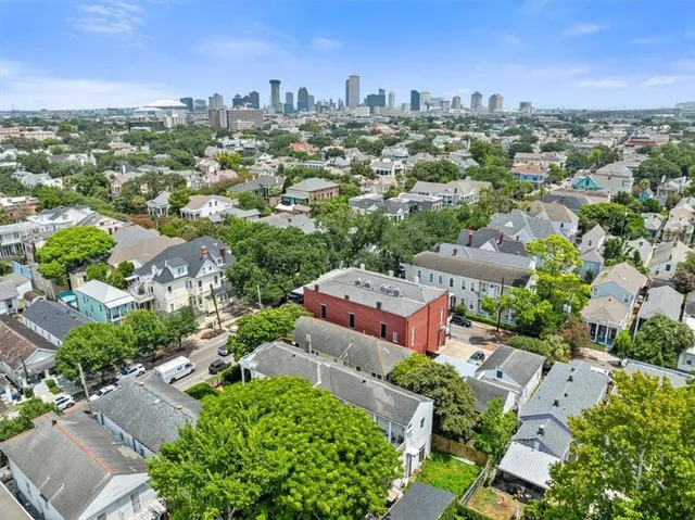 $3,800 | 2608 Magazine Street, New Orleans, LA 70130