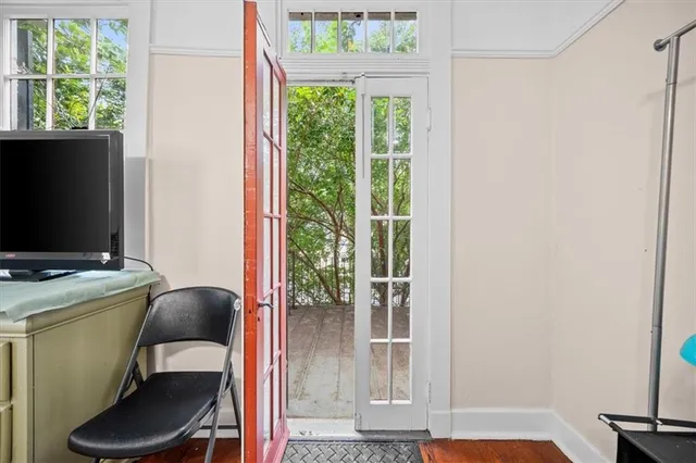 $3,800 | 2608 Magazine Street, New Orleans, LA 70130