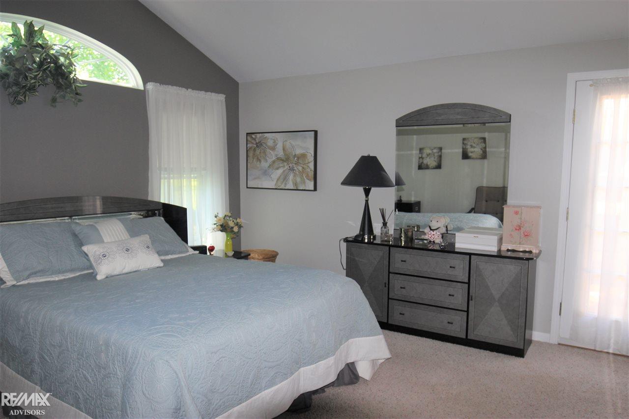 56205 Omo Road Macomb, MI 48042 - Photo 32 of 60 50014305-31.JPG