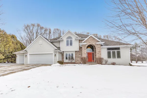 $659,900 | 1941 Horseshoe Lane, De Pere, WI 54115