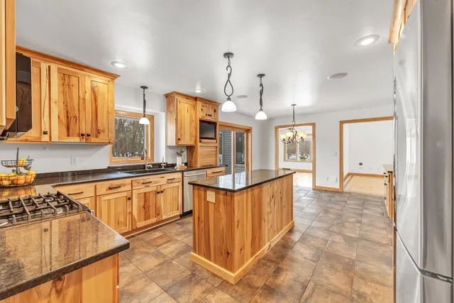 $679,900 | 1941 Horseshoe Lane, De Pere, WI 54115