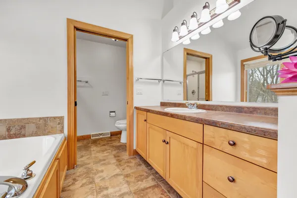 $659,900 | 1941 Horseshoe Lane, De Pere, WI 54115