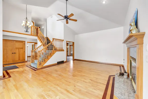 $659,900 | 1941 Horseshoe Lane, De Pere, WI 54115