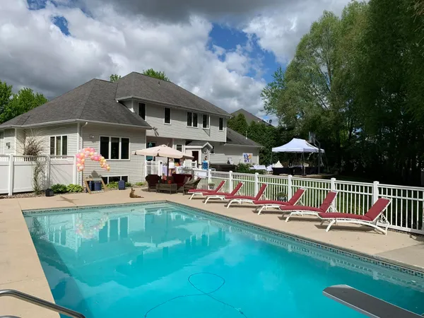 $659,900 | 1941 Horseshoe Lane, De Pere, WI 54115