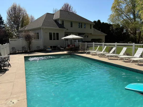 $659,900 | 1941 Horseshoe Lane, De Pere, WI 54115