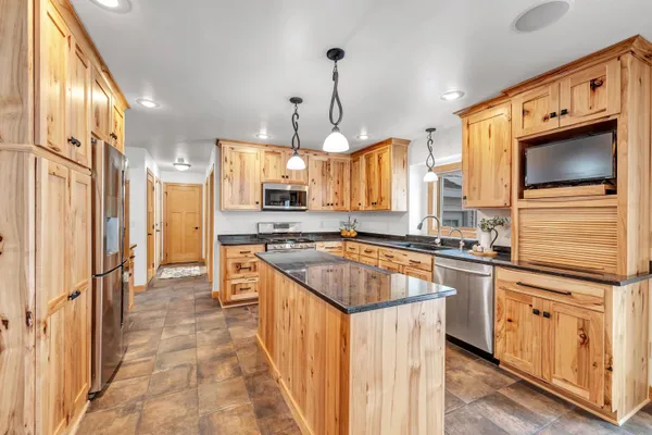 $659,900 | 1941 Horseshoe Lane, De Pere, WI 54115