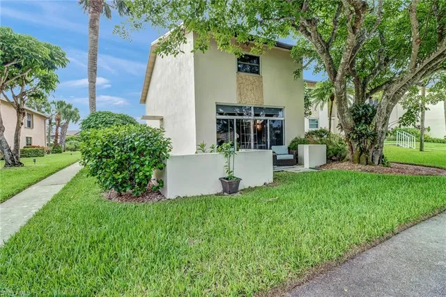 $4,000 | 185 Cypress Way East, Unit A106, Naples, FL 34110