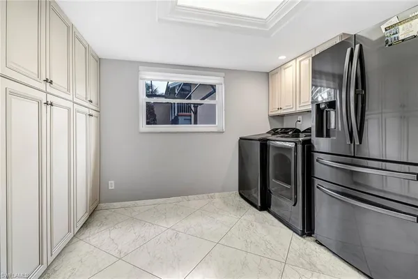 $2,500 | 185 Cypress Way East, Unit A106, Naples, FL 34110