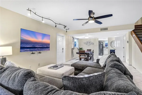 $2,500 | 185 Cypress Way East, Unit A106, Naples, FL 34110