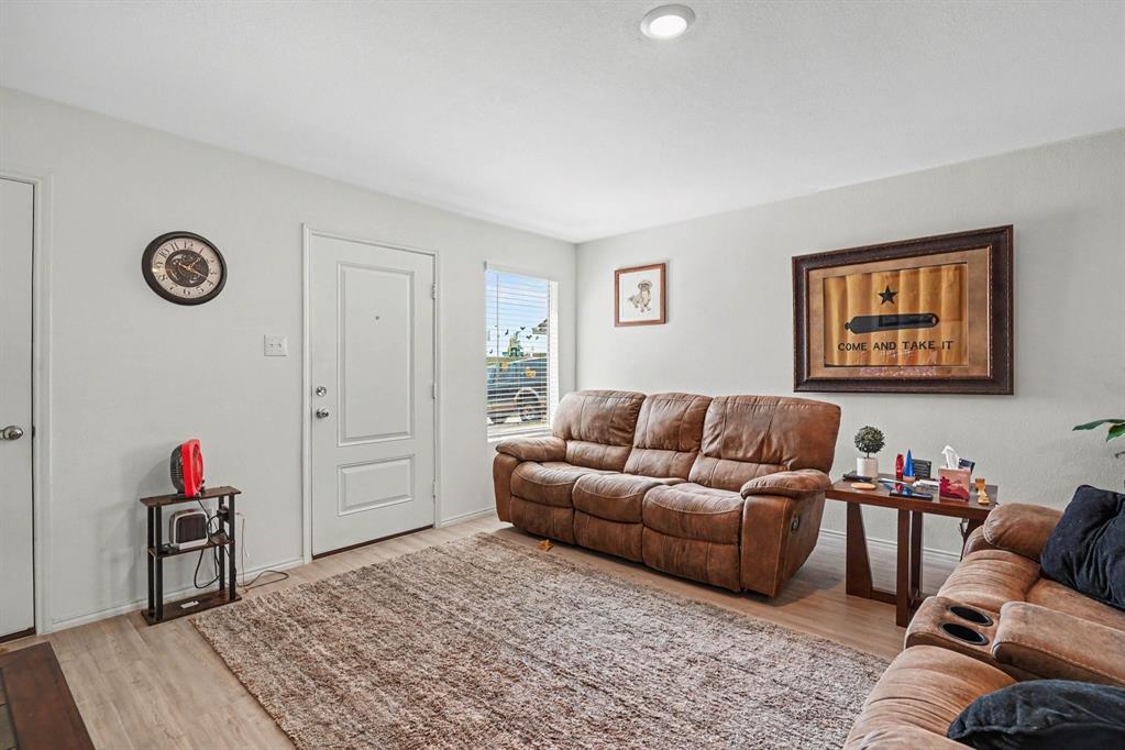 11722 Glorietta Road Rhome, TX 76078 - Photo 8 of 30 Gallery Image 8
