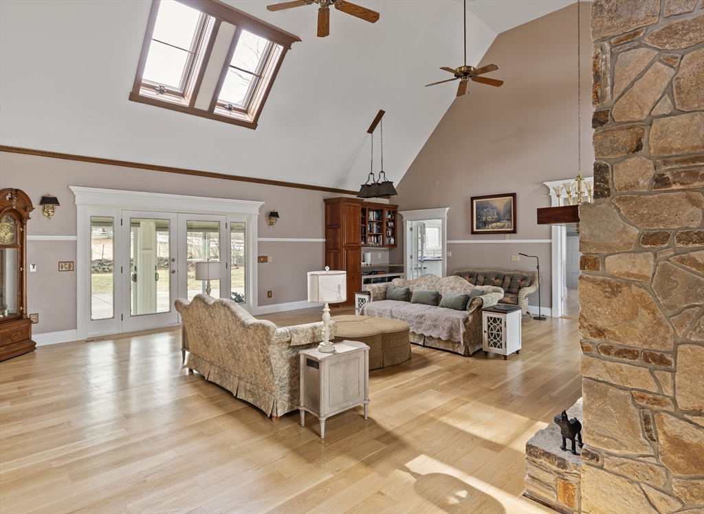 27 Old Upton Road Grafton, MA 01519 - Photo 17 of 36