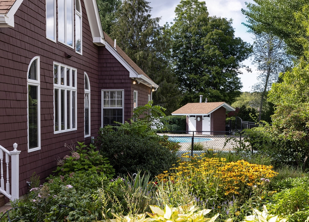 27 Old Upton Road Grafton, MA 01519 - Photo 5 of 36