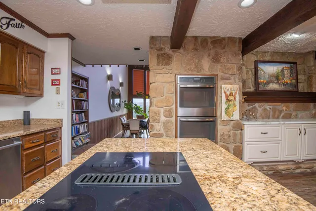 $830,000 | 1006 Foxdale Drive, Maryville, TN 37803