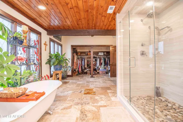 $830,000 | 1006 Foxdale Drive, Maryville, TN 37803